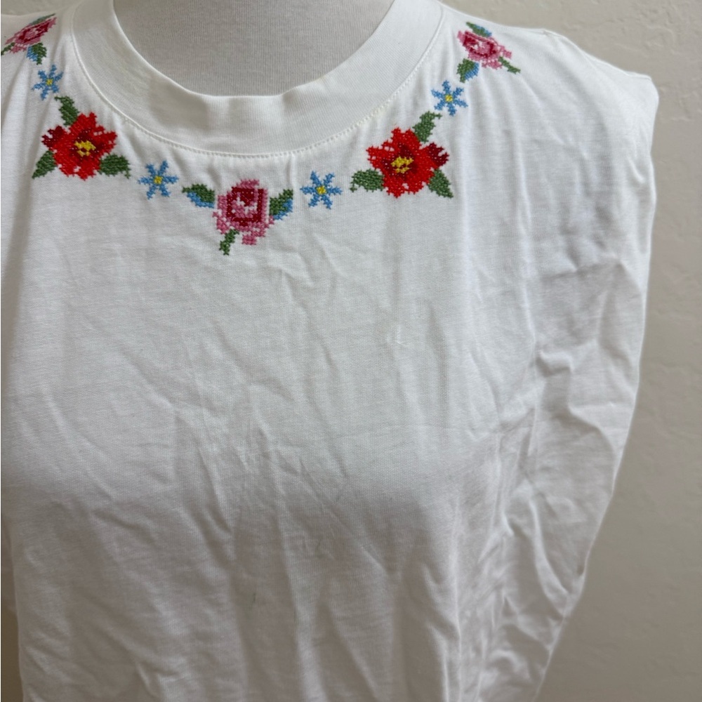 FARM Rio Floral Embroidered White Muscle Tee - Picture 3 of 3